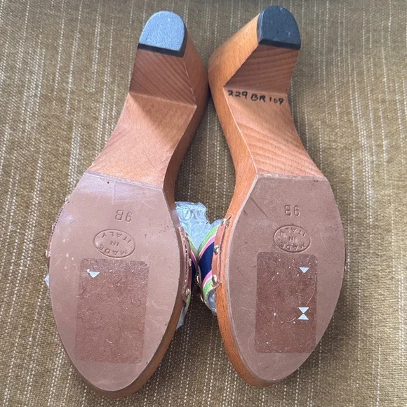 Juicy Couture Wooden Heel Mules with Gold Chain - Picture 8 of 12